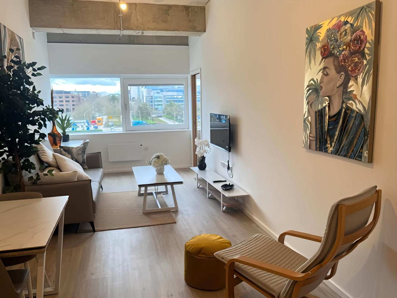 1Br Luxury Flat At Train Station - Long Stays Welcome - Just Ask Milton Keynes Esterno foto