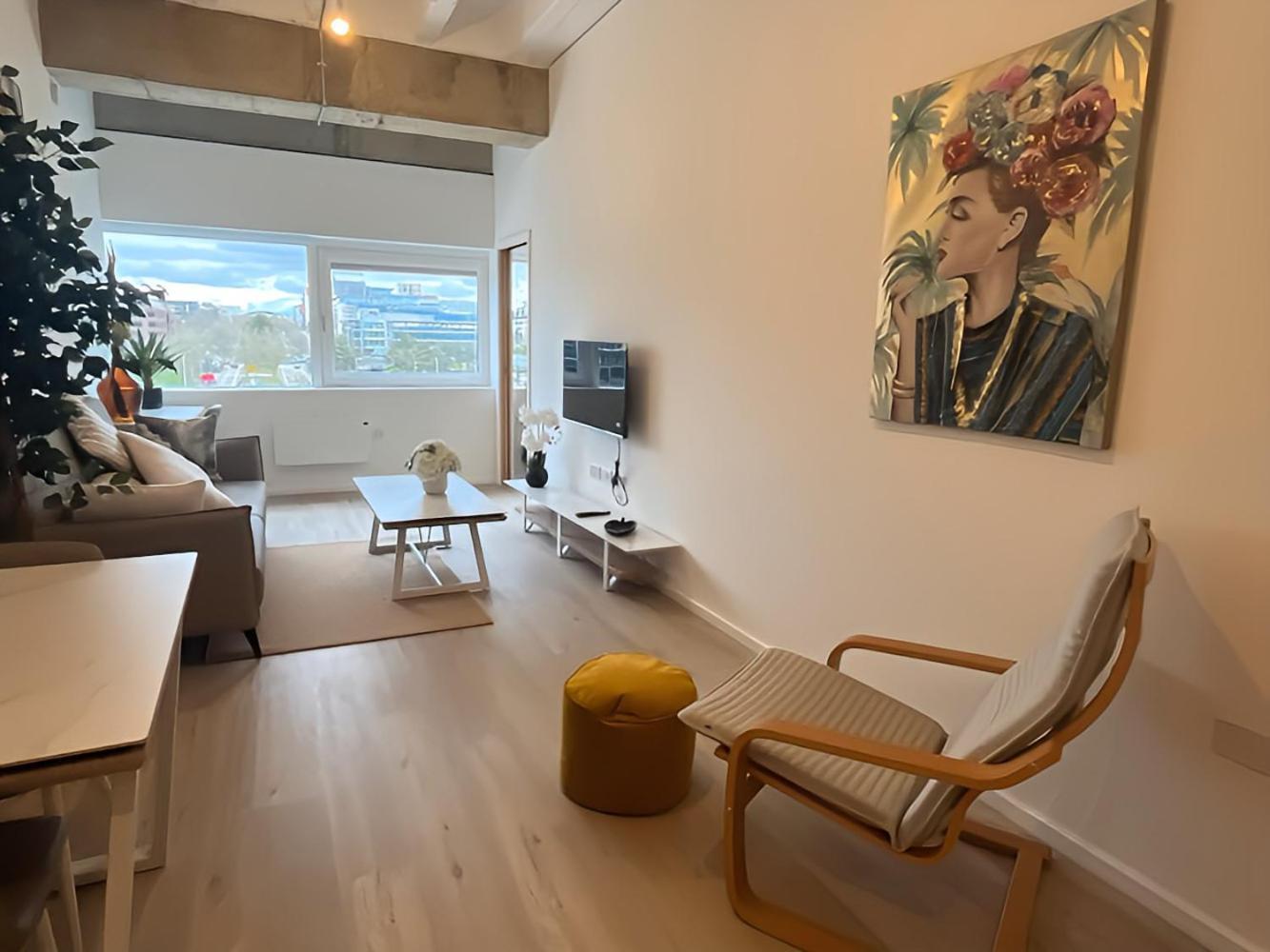 1Br Luxury Flat At Train Station - Long Stays Welcome - Just Ask Milton Keynes Esterno foto