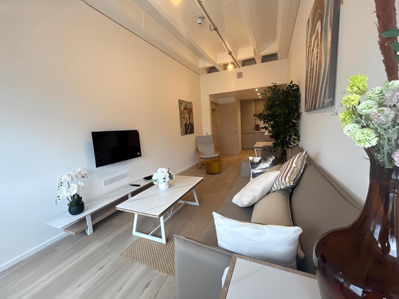 1Br Luxury Flat At Train Station - Long Stays Welcome - Just Ask Milton Keynes Esterno foto