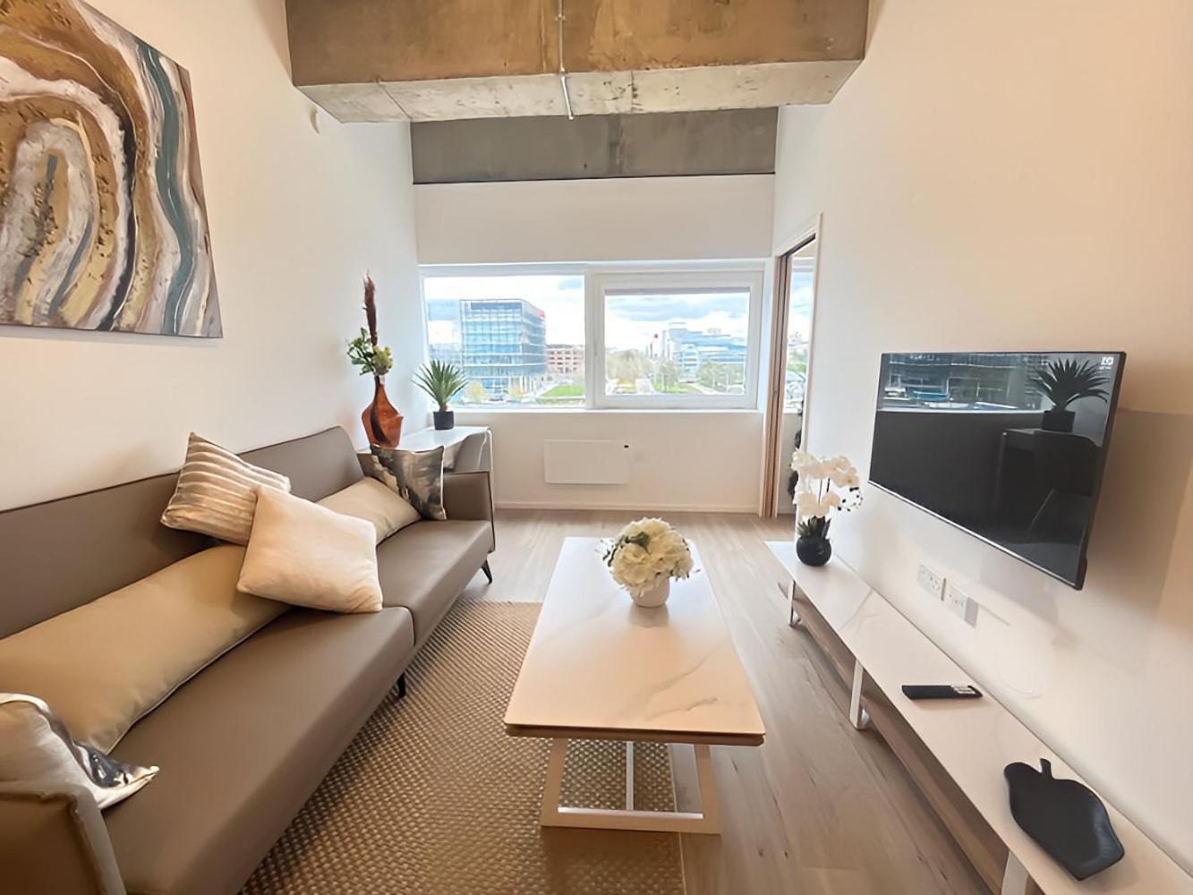 1Br Luxury Flat At Train Station - Long Stays Welcome - Just Ask Milton Keynes Esterno foto
